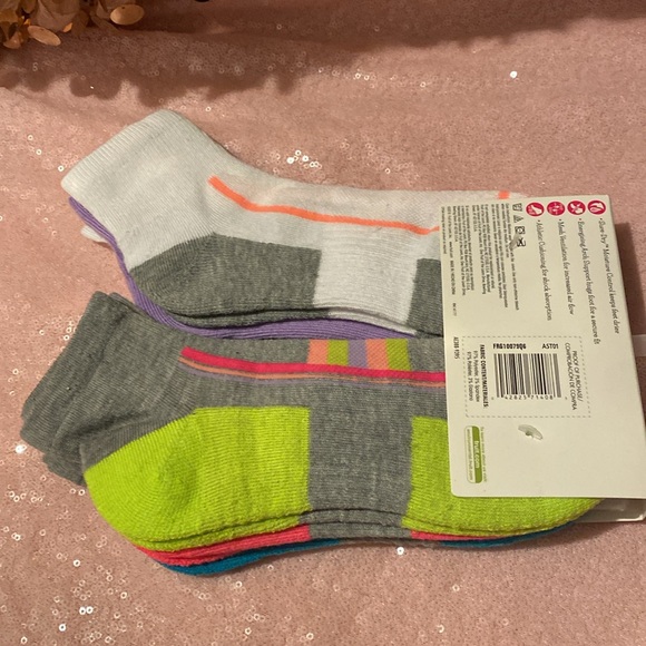 Fruit of the Loom girls 6 pairs ankles multicolor socks shoe size L 4-10 - Picture 6 of 11
